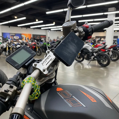Cubre Radiador Y Kit De Embellecedores Vento Hyper 310 Cc
